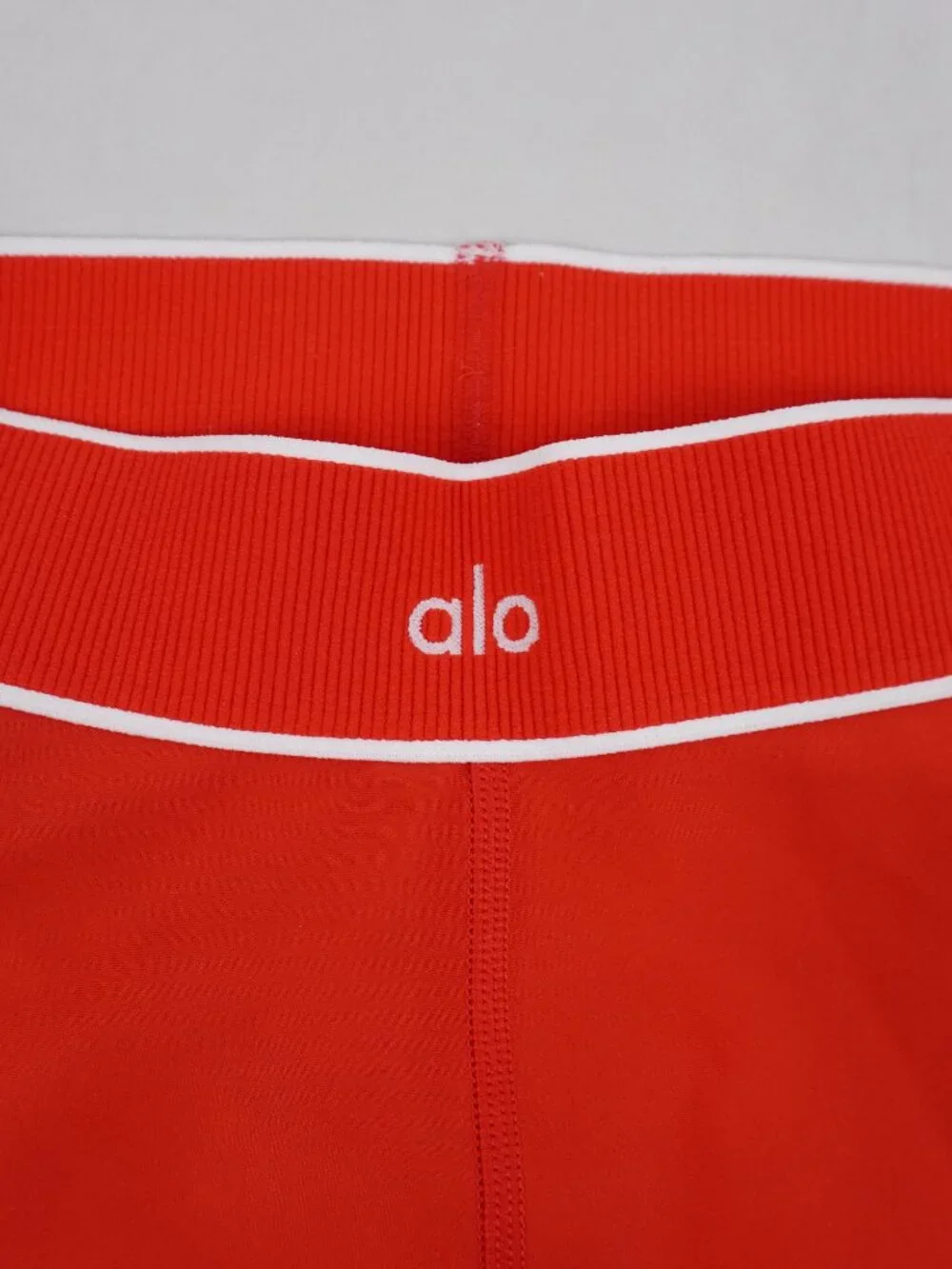 Alo Airlift High-Waist Alignment Leggings In Bright Red/White - Size Medium NWT
